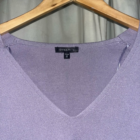 Dynamite Lavender V-Neck Sweater - Picture 3 of 4